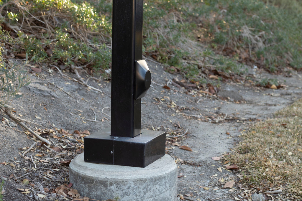 Locking hand hole cover for light pole copper theft prevention